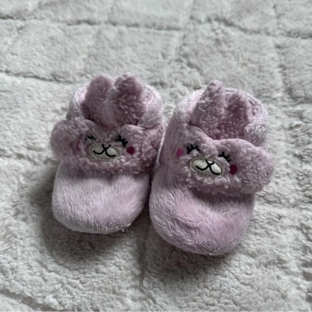 Ugg | Pink Unisex Bixbee Llama Stuffie Faux Fur Booties | Size 02/03